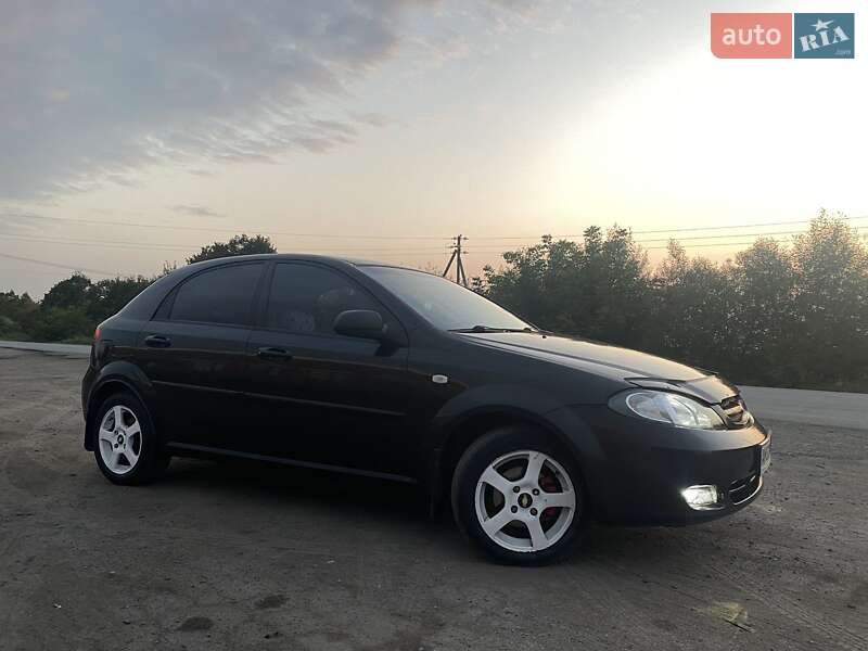 Хэтчбек Chevrolet Lacetti 2005 в Житомире