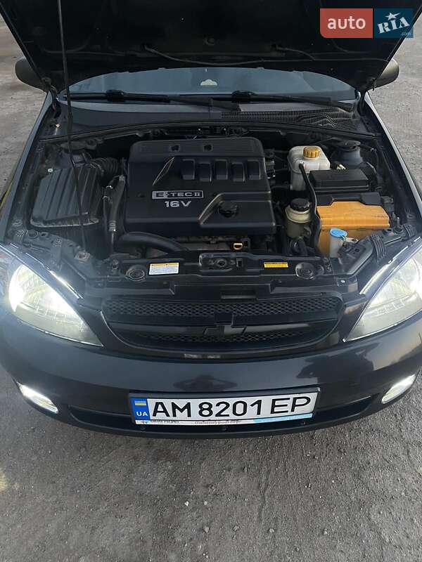 Хэтчбек Chevrolet Lacetti 2005 в Житомире