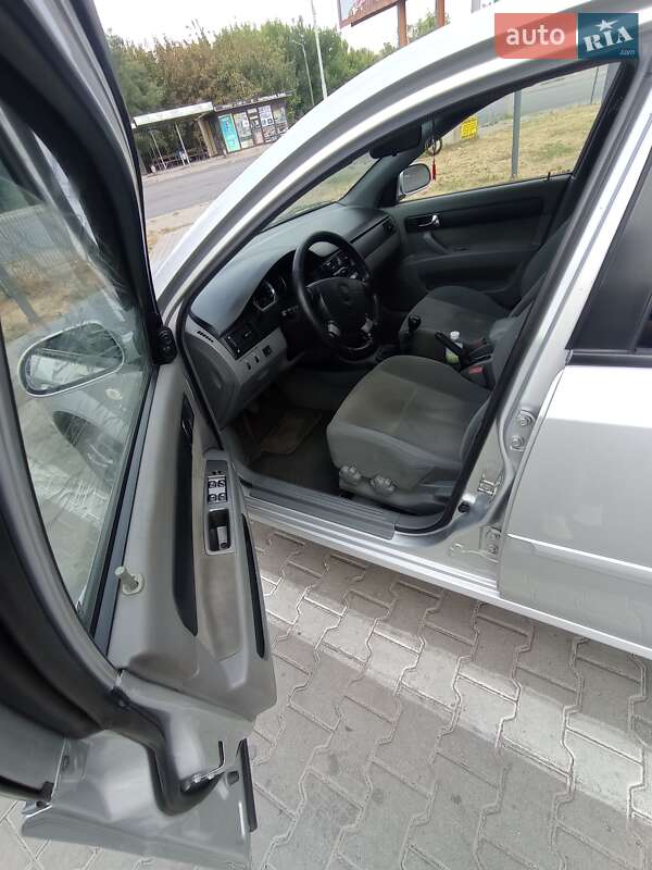 Седан Chevrolet Lacetti 2010 в Львове