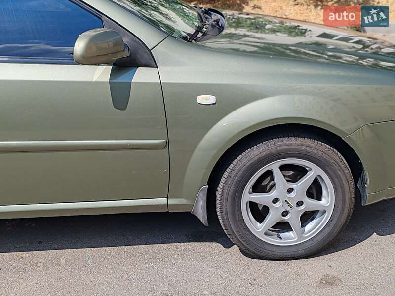 Седан Chevrolet Lacetti 2006 в Полтаві