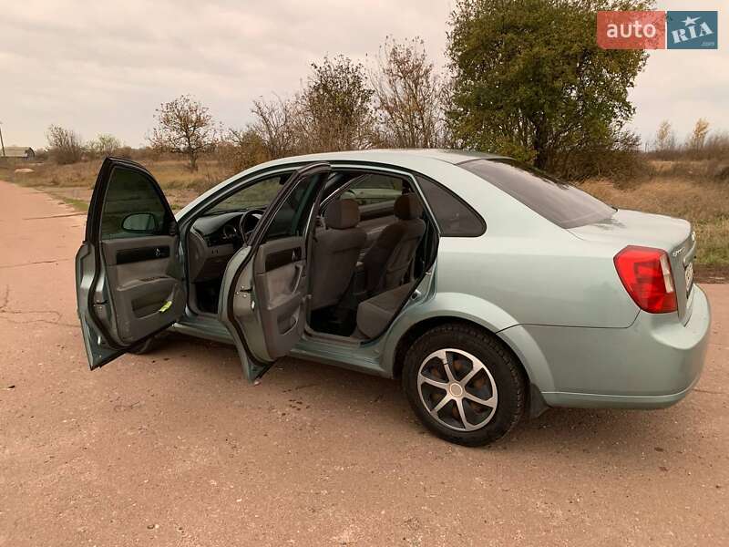 Седан Chevrolet Lacetti 2004 в Чернігові