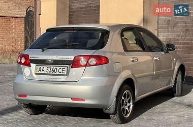 Хэтчбек Chevrolet Lacetti 2008 в 
