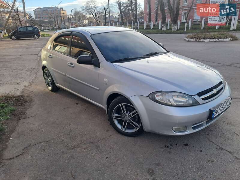 Хэтчбек Chevrolet Lacetti 2007 в 