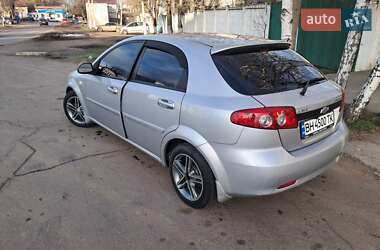 Хэтчбек Chevrolet Lacetti 2007 в 