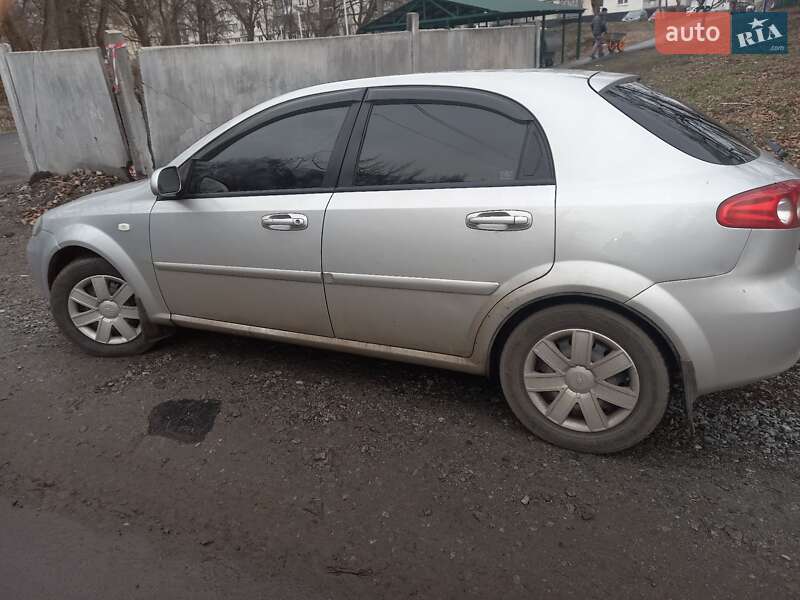 Хэтчбек Chevrolet Lacetti 2009 в Новомосковске