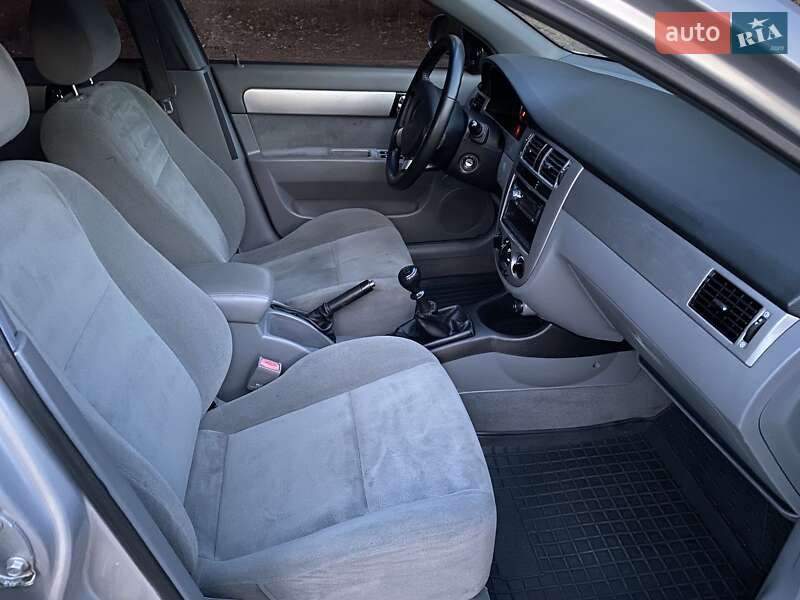 Седан Chevrolet Lacetti 2006 в Киеве