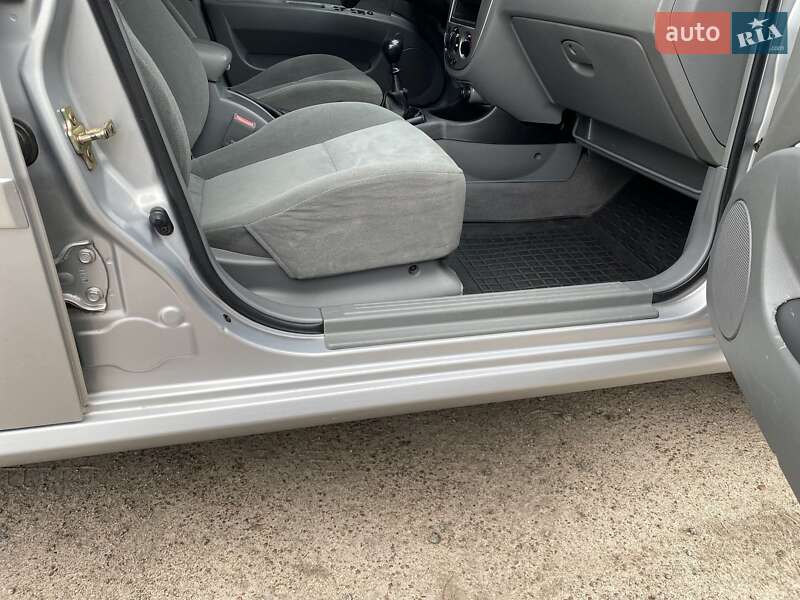 Седан Chevrolet Lacetti 2006 в Киеве