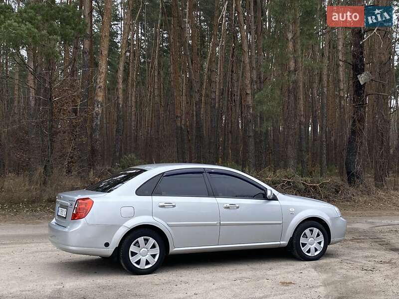 Седан Chevrolet Lacetti 2006 в Киеве