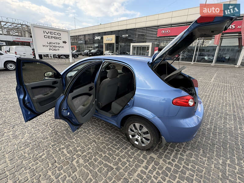 Хетчбек Chevrolet Lacetti 2007 в Дніпрі