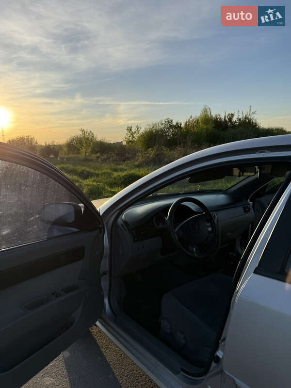 Седан Chevrolet Lacetti 2006 в Львове