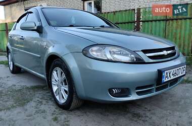 Хэтчбек Chevrolet Lacetti 2005 в 