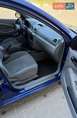 Хэтчбек Chevrolet Lacetti 2005 в 