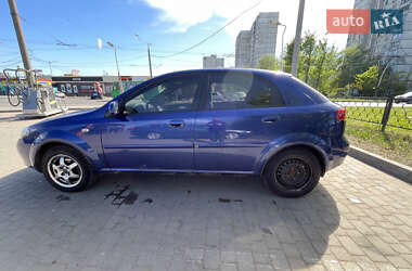 Хэтчбек Chevrolet Lacetti 2004 в 