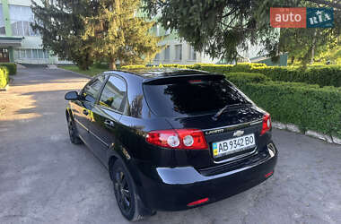 Хэтчбек Chevrolet Lacetti 2010 в 