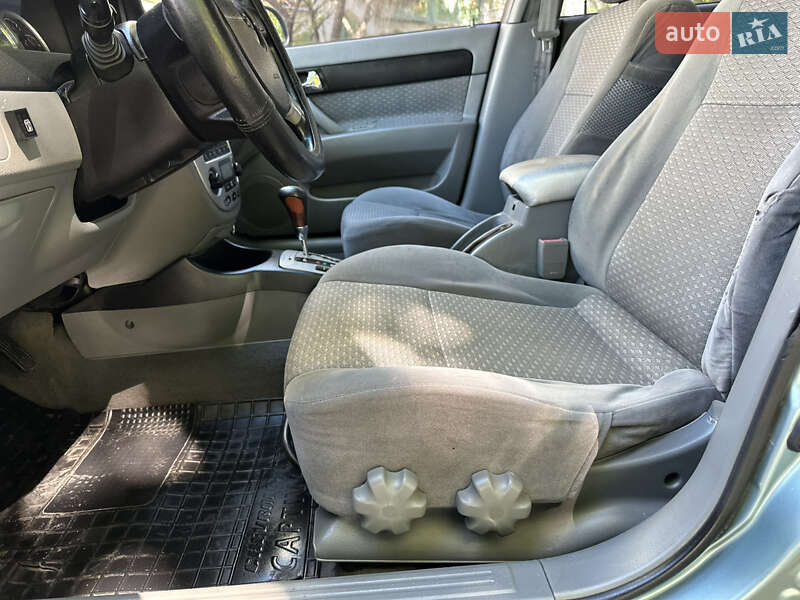 Седан Chevrolet Lacetti 2004 в Рівному