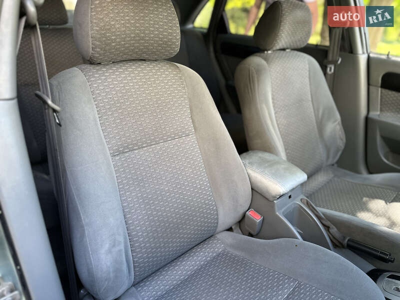 Седан Chevrolet Lacetti 2004 в Рівному