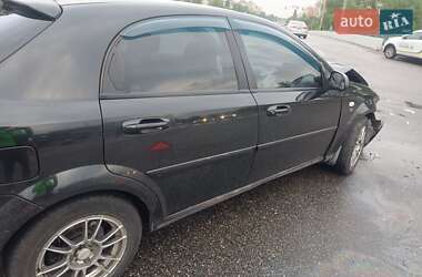 Хэтчбек Chevrolet Lacetti 2005 в 