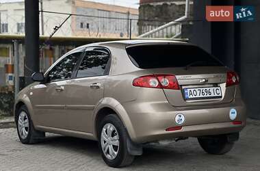 Хетчбек Chevrolet Lacetti 2005 в 