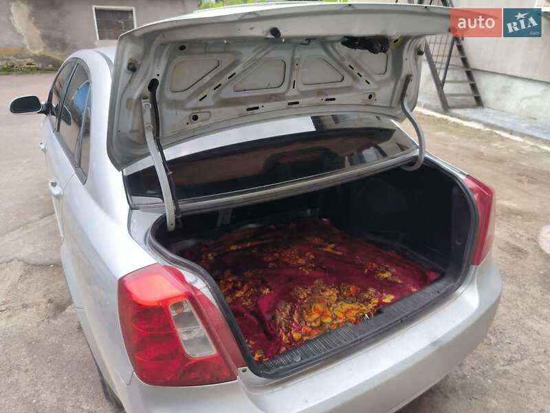 Седан Chevrolet Lacetti 2012 в Тернополі