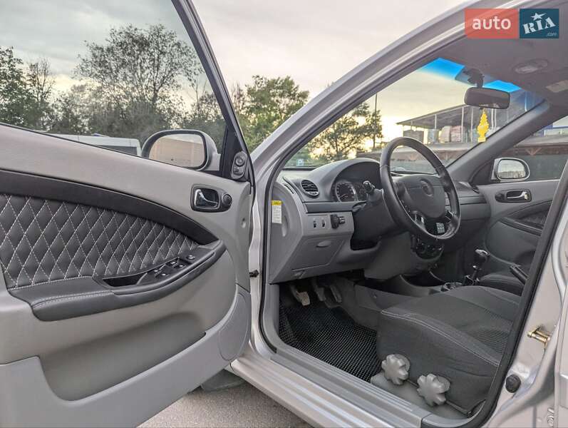 Хэтчбек Chevrolet Lacetti 2005 в Запорожье