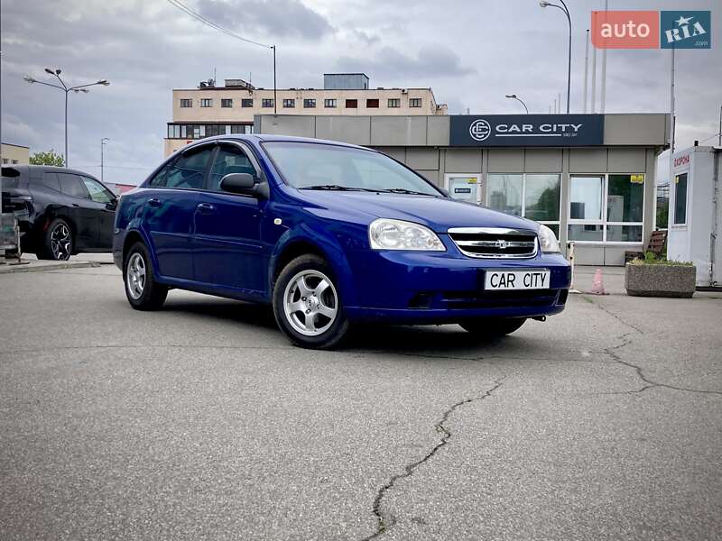 Седан Chevrolet Lacetti 2004 в 