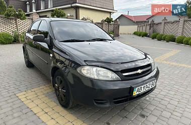 Хэтчбек Chevrolet Lacetti 2010 в 