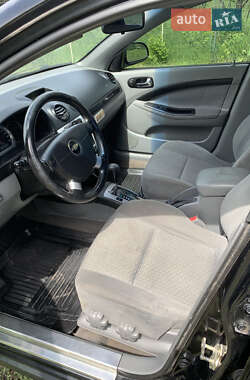 Хэтчбек Chevrolet Lacetti 2005 в 