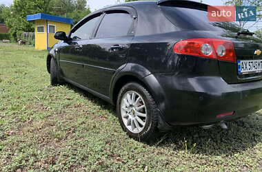 Хэтчбек Chevrolet Lacetti 2005 в 
