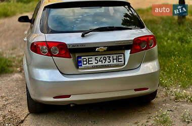 Хэтчбек Chevrolet Lacetti 2005 в 
