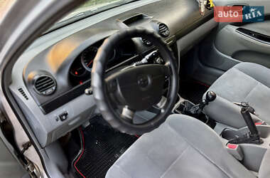 Хэтчбек Chevrolet Lacetti 2005 в 