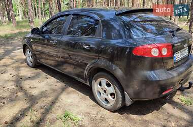Хэтчбек Chevrolet Lacetti 2007 в 