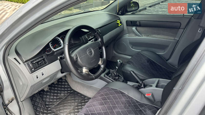 Седан Chevrolet Lacetti 2007 в Ужгороде