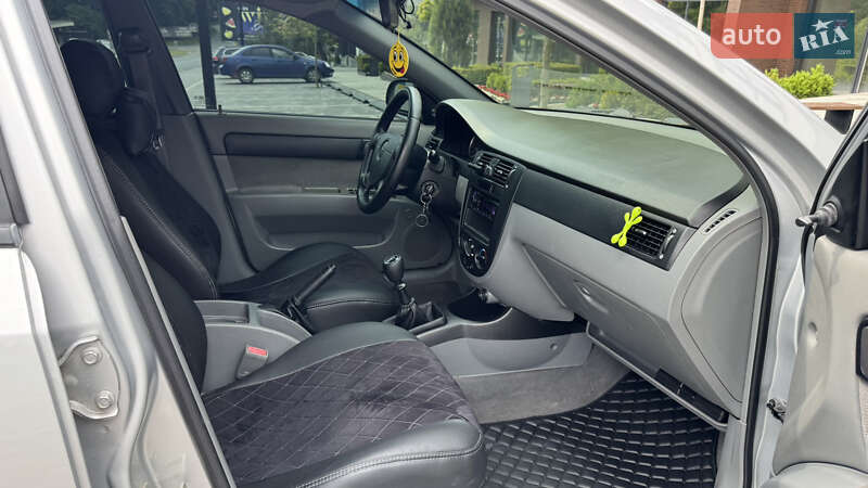 Седан Chevrolet Lacetti 2007 в Ужгороде