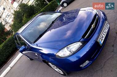 Хэтчбек Chevrolet Lacetti 2005 в 