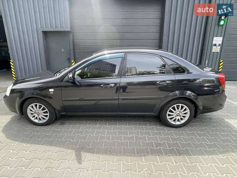Седан Chevrolet Lacetti 2011 в Киеве