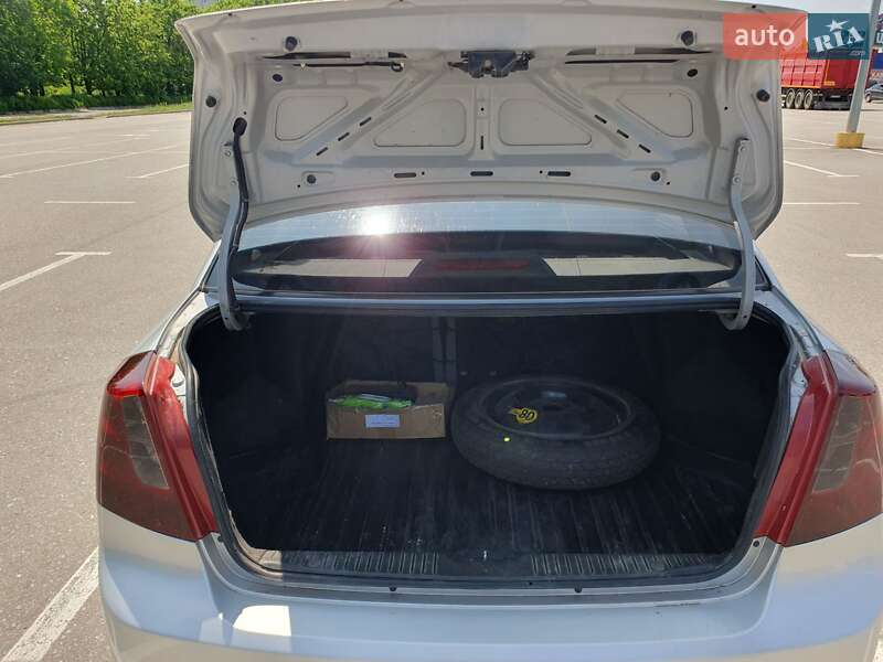 Седан Chevrolet Lacetti 2011 в Кропивницькому