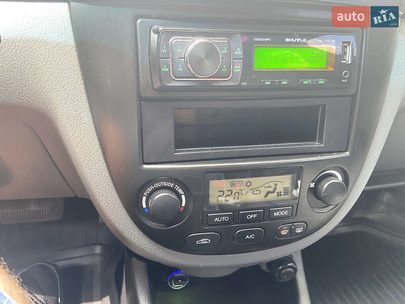 Хэтчбек Chevrolet Lacetti 2006 в Киеве фото 37 Хэтчбек Chevrolet Lacetti 2006 в Киеве