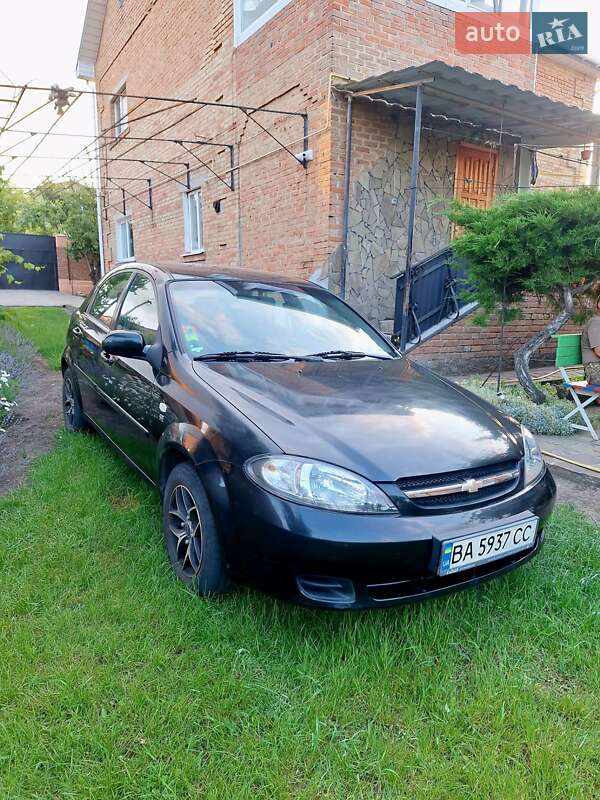 Хэтчбек Chevrolet Lacetti 2006 в 