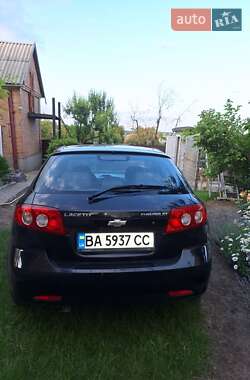 Хэтчбек Chevrolet Lacetti 2006 в 