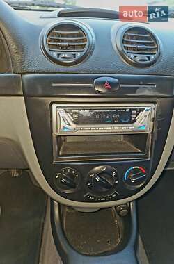 Хэтчбек Chevrolet Lacetti 2006 в 