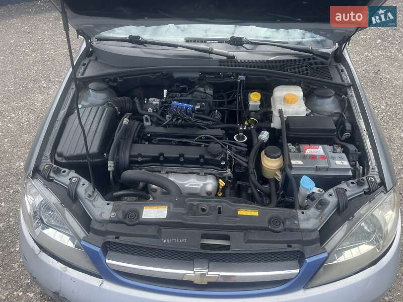 Хэтчбек Chevrolet Lacetti 2010 в Киеве
