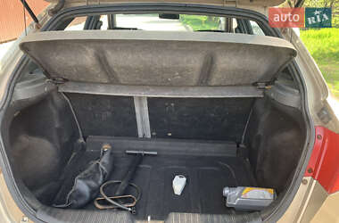 Хэтчбек Chevrolet Lacetti 2005 в 