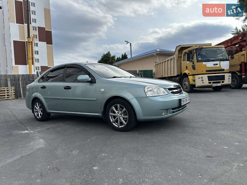 Седан Chevrolet Lacetti 2006 в Киеве