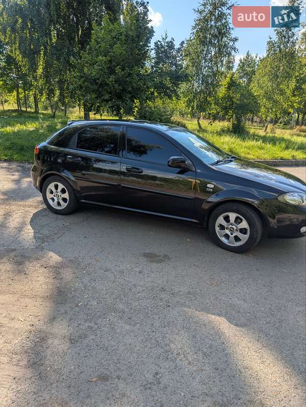 Хэтчбек Chevrolet Lacetti 2009 в Ровно