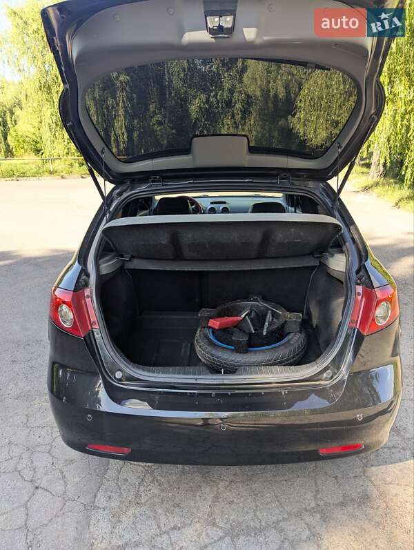 Хэтчбек Chevrolet Lacetti 2009 в Ровно