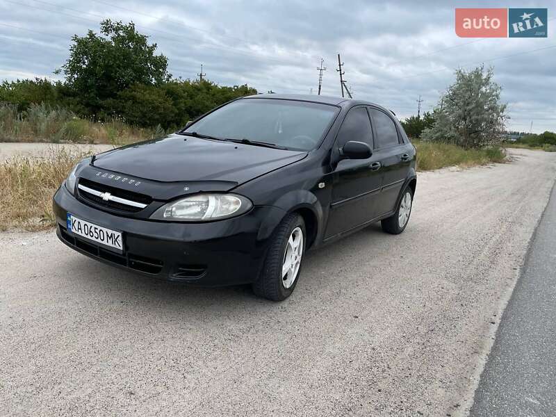 Хэтчбек Chevrolet Lacetti 2005 в Малой Виске