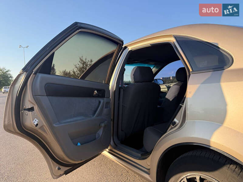 Седан Chevrolet Lacetti 2005 в Кривому Розі