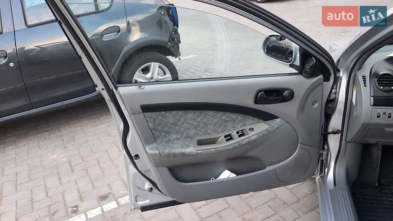Хэтчбек Chevrolet Lacetti 2004 в Гнивани фото 5 Хэтчбек Chevrolet Lacetti 2004 в Гнивани