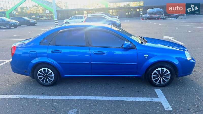 Седан Chevrolet Lacetti 2011 в Киеве
