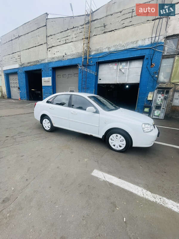 Седан Chevrolet Lacetti 2011 в Киеве